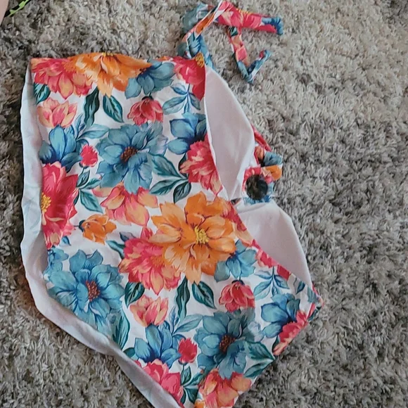 Plus Size Swim Top - Picture 2 of 2
